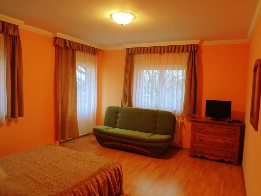 Horvath Vendeghaz Hotel Oroshaza Exterior photo