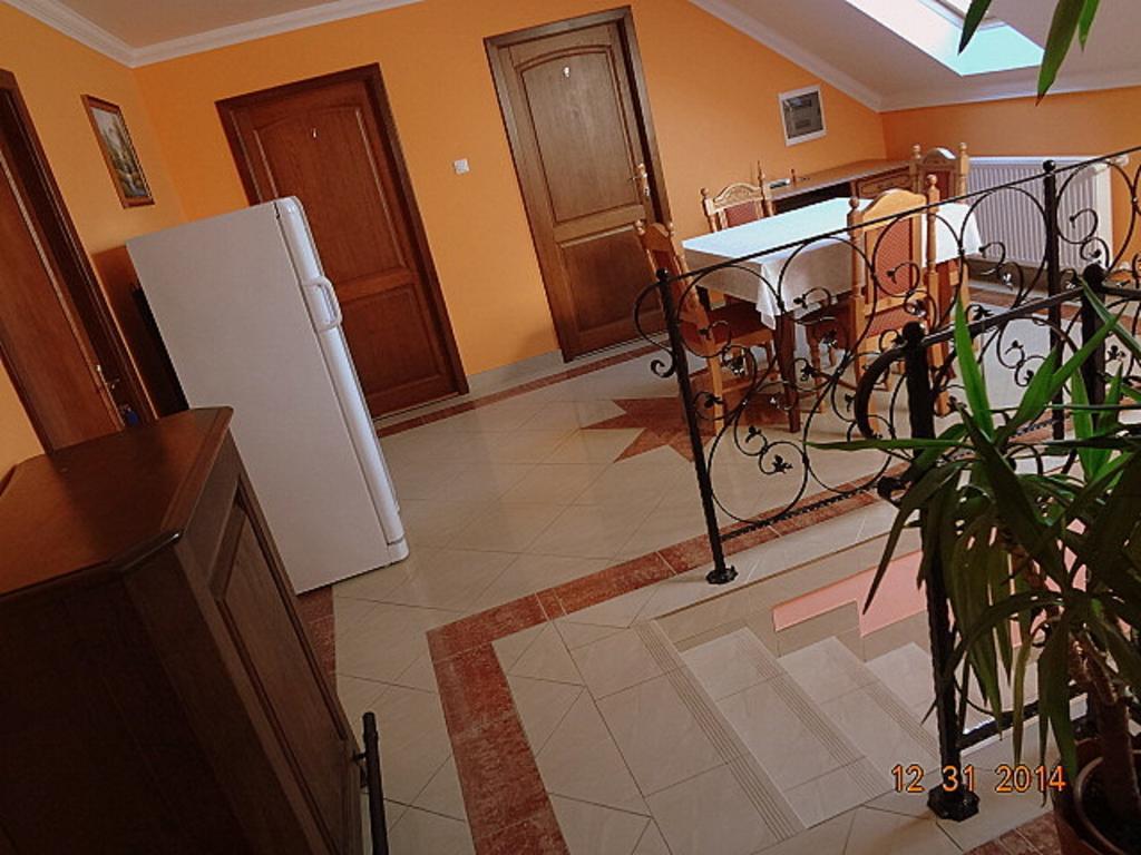 Horvath Vendeghaz Hotel Oroshaza Exterior photo