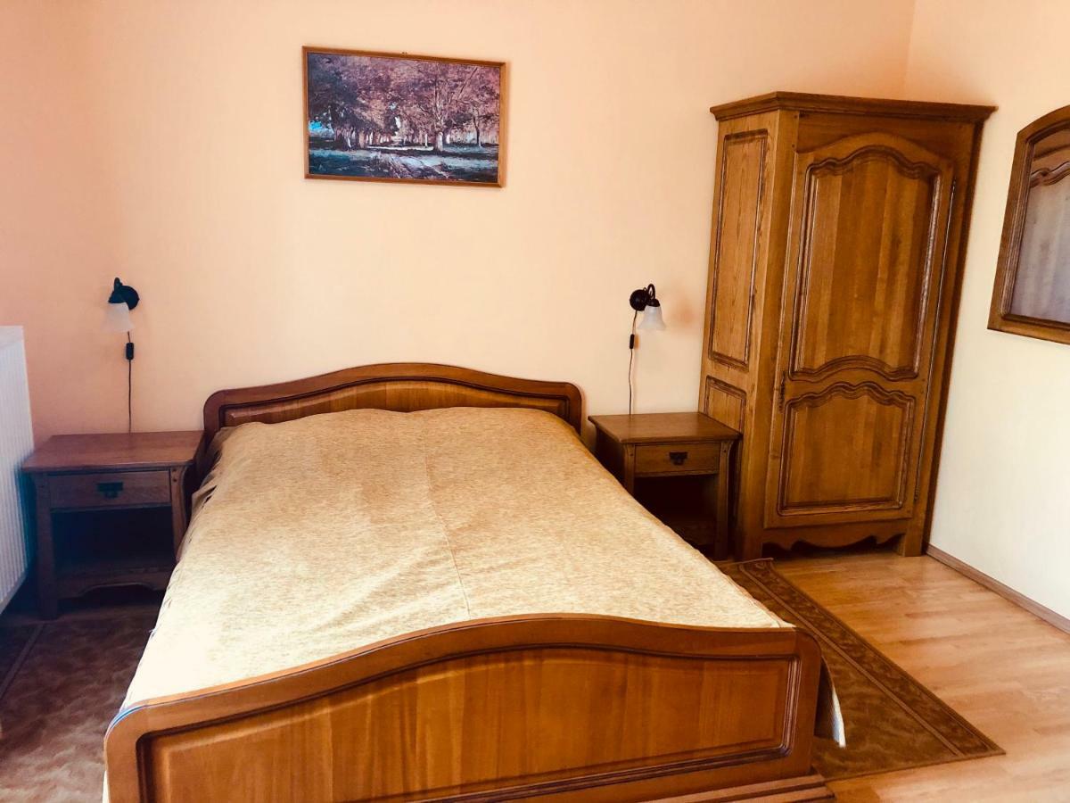 Horvath Vendeghaz Hotel Oroshaza Exterior photo